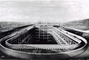 At the Skyscraper Museum: A photograph of the rooftop testing track of the Fiat Lingotto factory in Turin, 1916-23