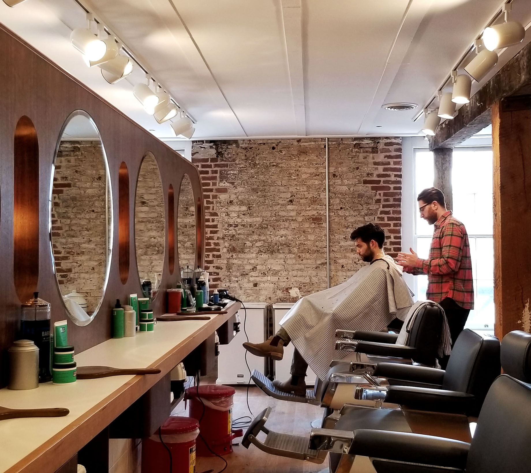 Tips To Look Your Sharpest From An Expert At Fellow Barber