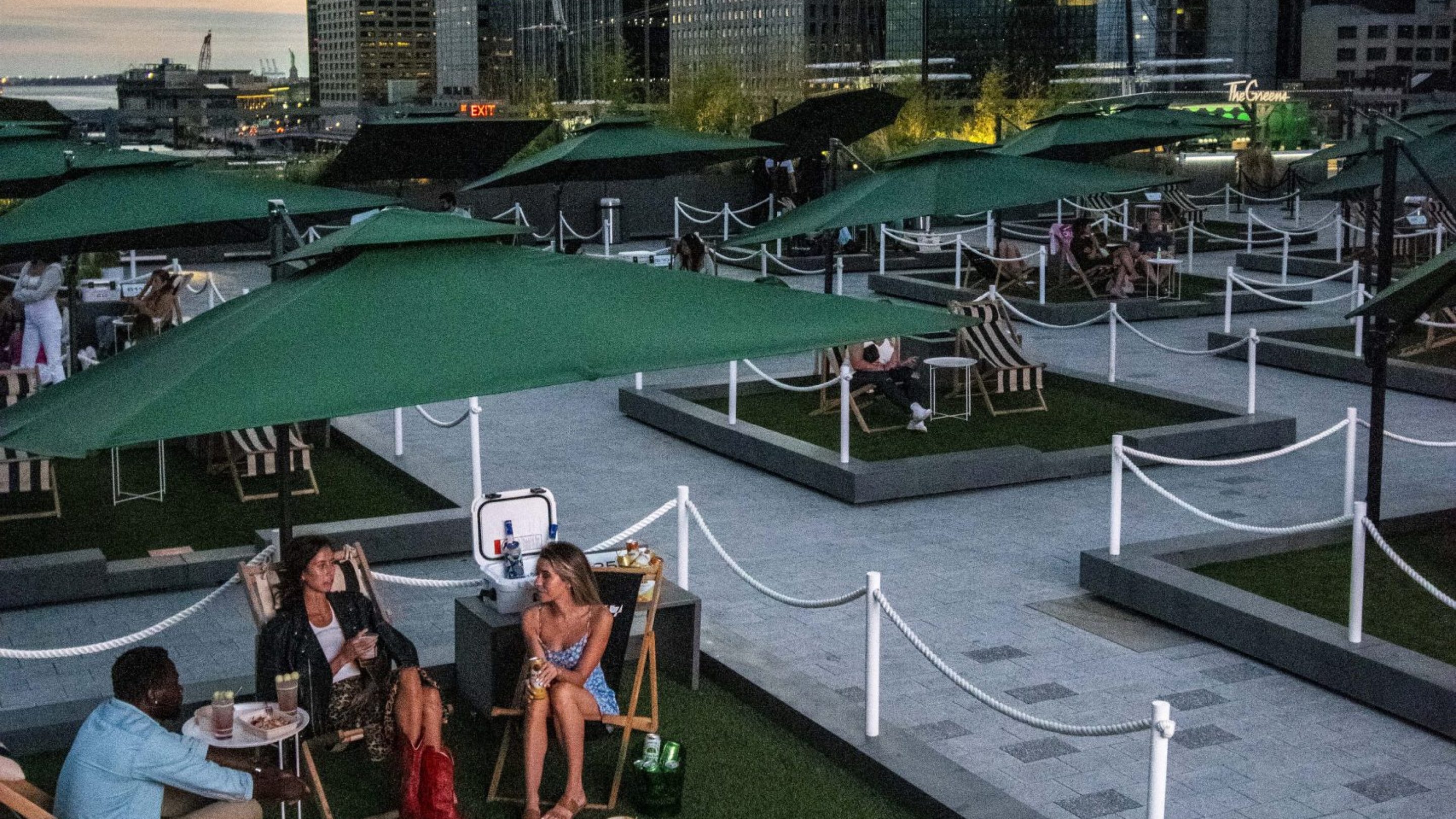 Celebrate The Return Of Rooftop Season With A Mini-Lawn At Pier 17