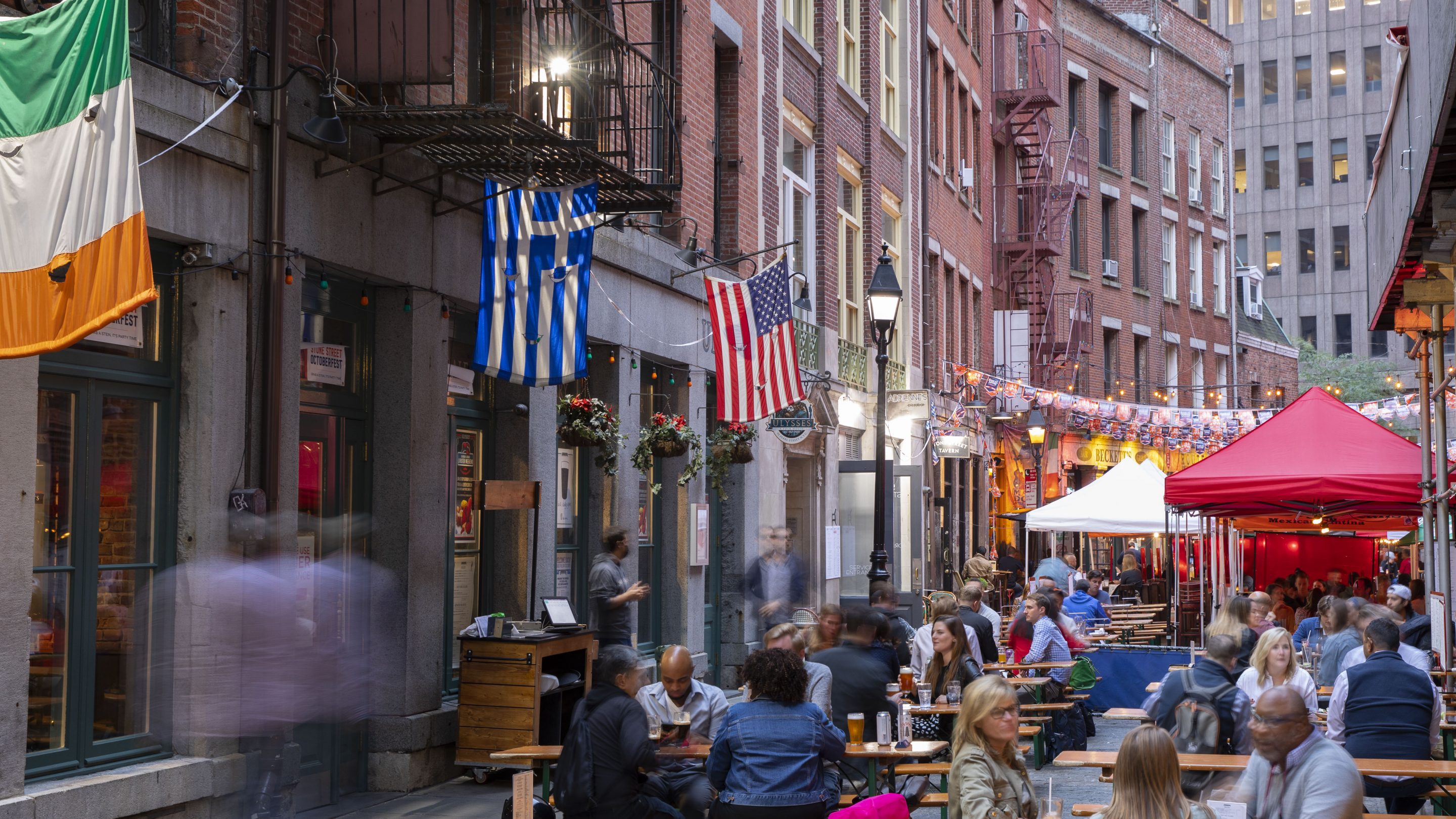 Time to Visit Stone Street, Lower Manhattan’s Original Open Street