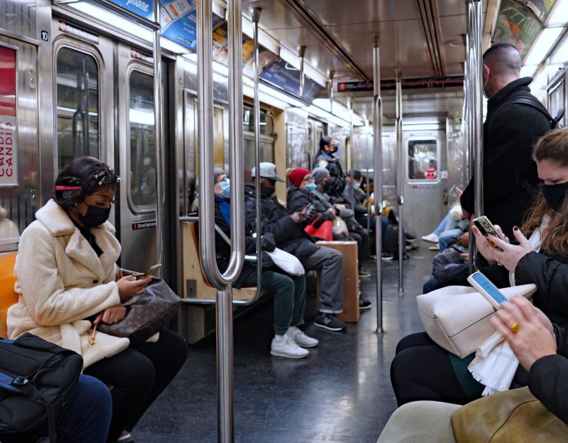 Reminder: You Still Need to Wear a Mask on the Subway