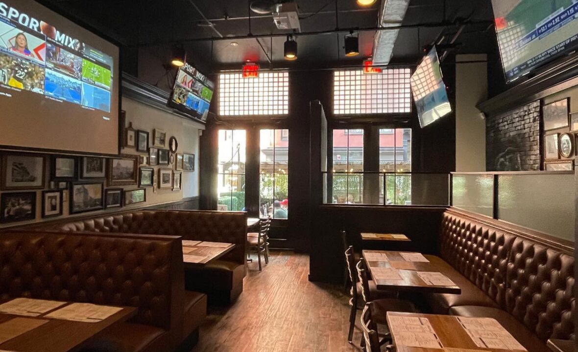 At This Lower Manhattan Bar With Detroit Pizzas, You’ll Find Joy