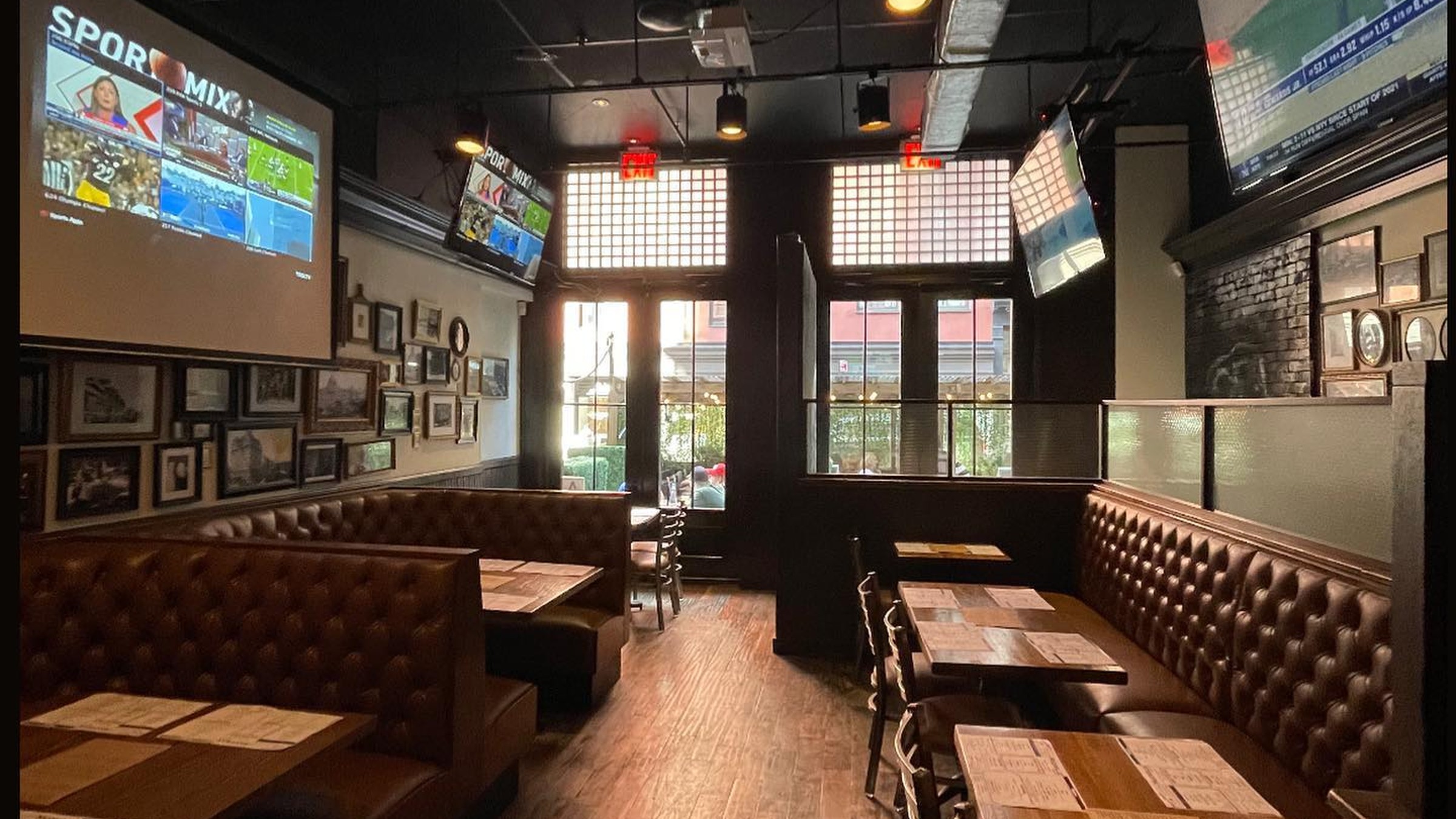 At This Lower Manhattan Bar With Detroit Pizzas, You’ll Find Joy