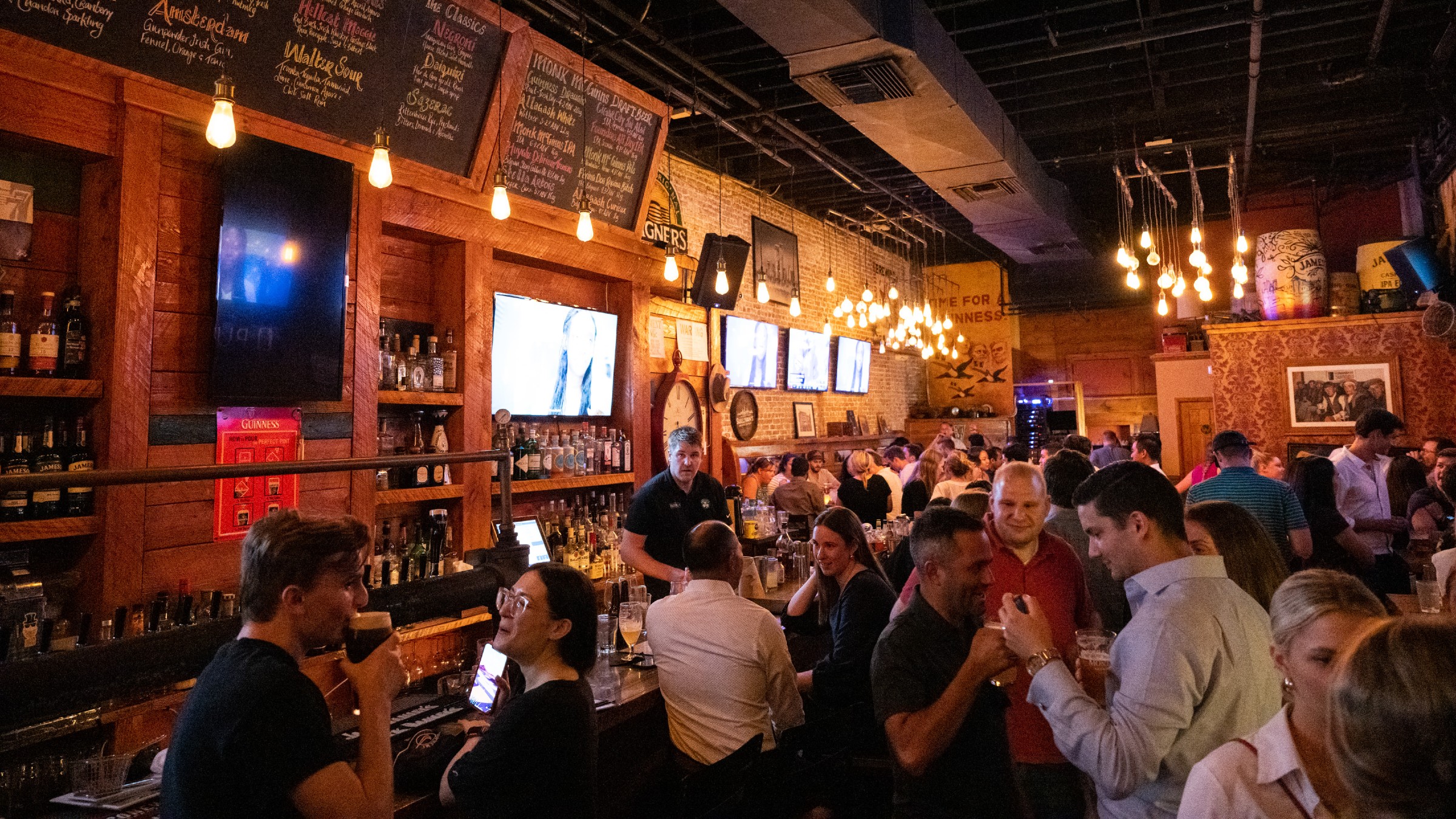 March Madness: Downtown Sports Bar Edition - Downtown Alliance