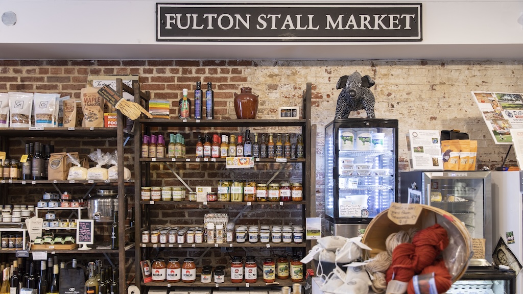 富尔顿农贸市场的冬季农产品份额将填满您的整个季节的食品储藏室