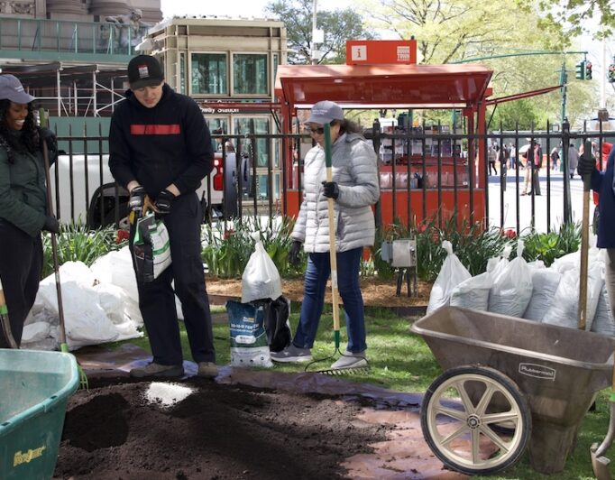 Volunteer With Us to Get Bowling Green Park Ready for Spring 