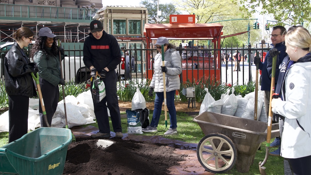 Volunteer With Us to Get Bowling Green Park Ready for Spring 