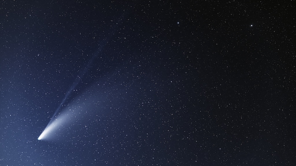 Where to Spot a Once-in-a-Lifetime Comet in Lower Manhattan