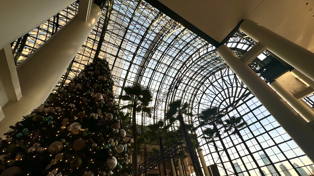 O Christmas Palm, O Christmas Palm: Brookfield Place Goes Tropical This Holiday