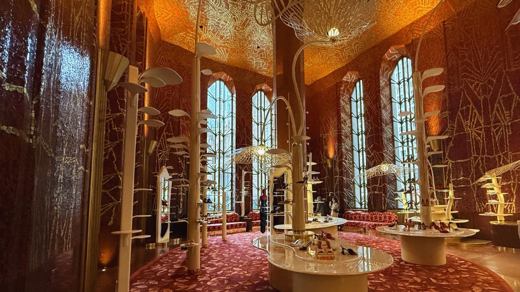 The History of the Dazzling Red Room at Printemps