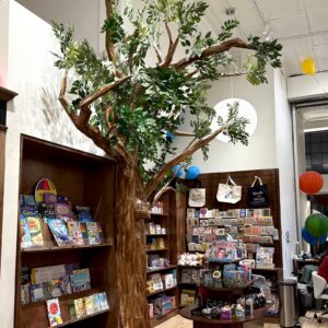 Words on Warren Is a Literary Wonderland for Children